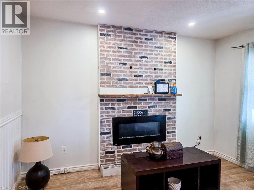 Single Family at 212 NIAGARA Street, St. Catharines, Ontario - Photo 8 - RE/MAX Garden City Realty