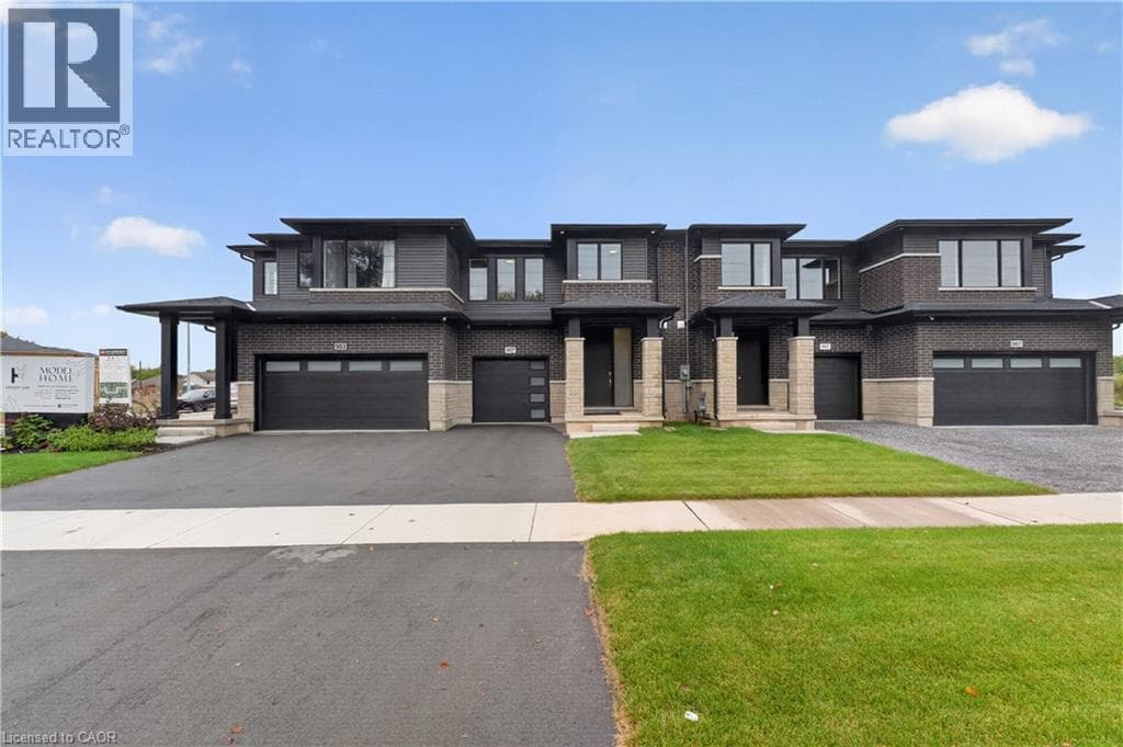 Single Family at 957 CLARE Avenue, Welland, Ontario - Photo 4 - RE/MAX Garden City Realty