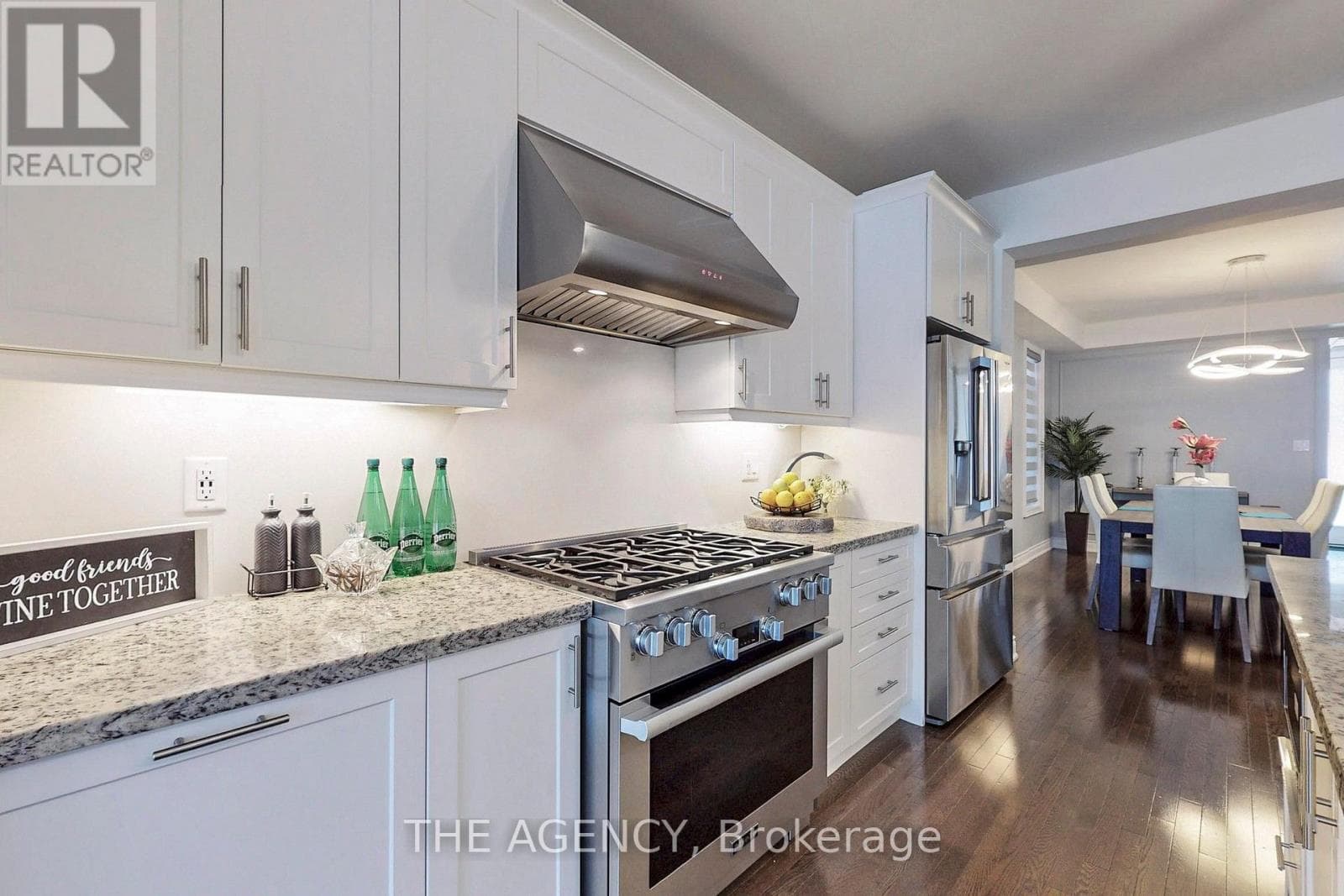 Single Family at 7 Kipling Grove Court, Toronto (Princess-Rosethorn), Ontario - Photo 7 - RE/MAX Garden City Realty