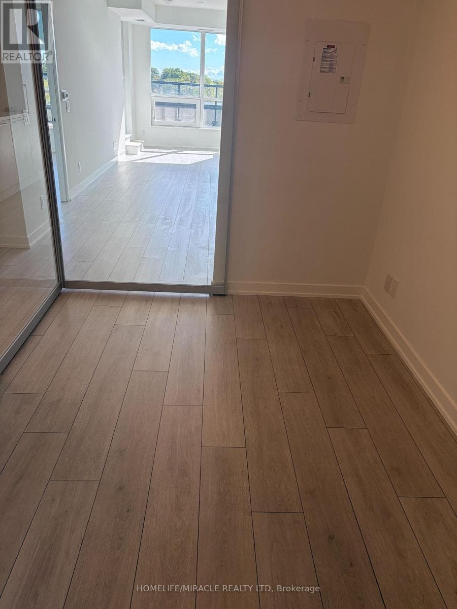 Single Family at 523- 1381 Lakeshore Road, Mississauga (Lakeview), Ontario - Photo 6 - RE/MAX Garden City Realty