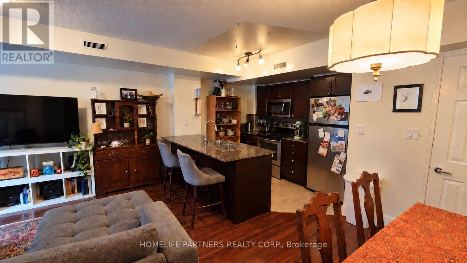 Single Family at 123- 25 Turntable Crescent, Toronto (Dovercourt-Wallace Emerson-Junction), Ontario - Photo 5 - RE/MAX Garden City Realty