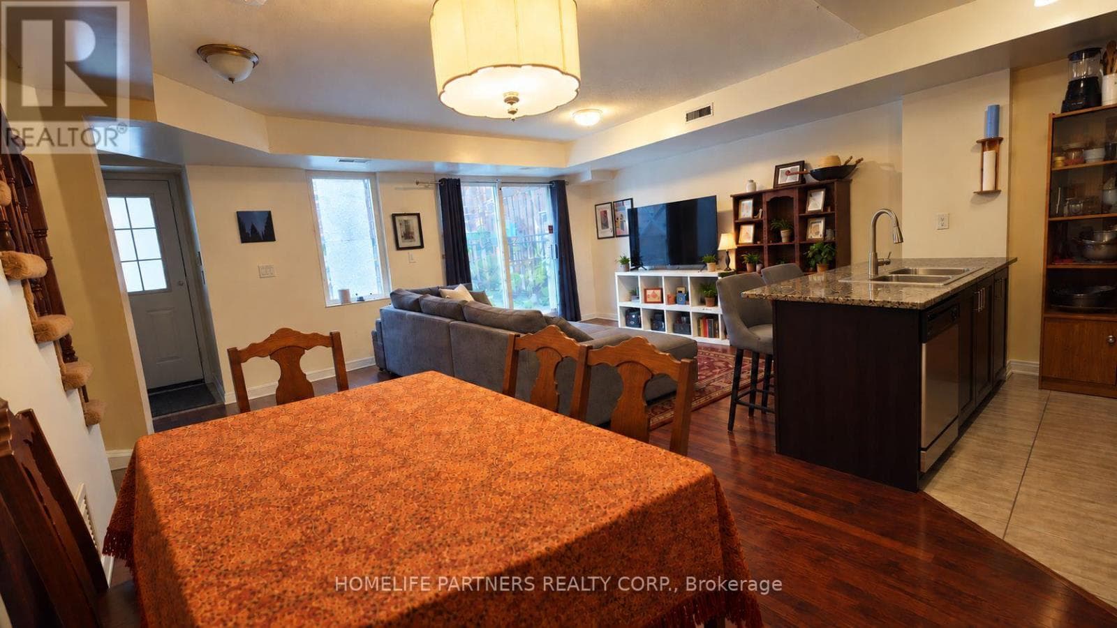 Single Family at 123- 25 Turntable Crescent, Toronto (Dovercourt-Wallace Emerson-Junction), Ontario - Photo 7 - RE/MAX Garden City Realty