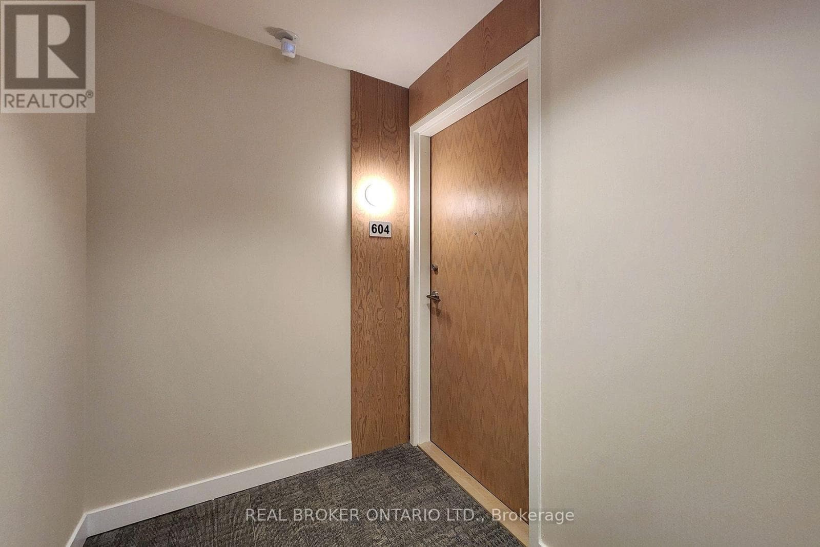 Single Family at 604- 2825 Jane Street, Toronto (Glenfield-Jane Heights), Ontario - Photo 2 - RE/MAX Garden City Realty
