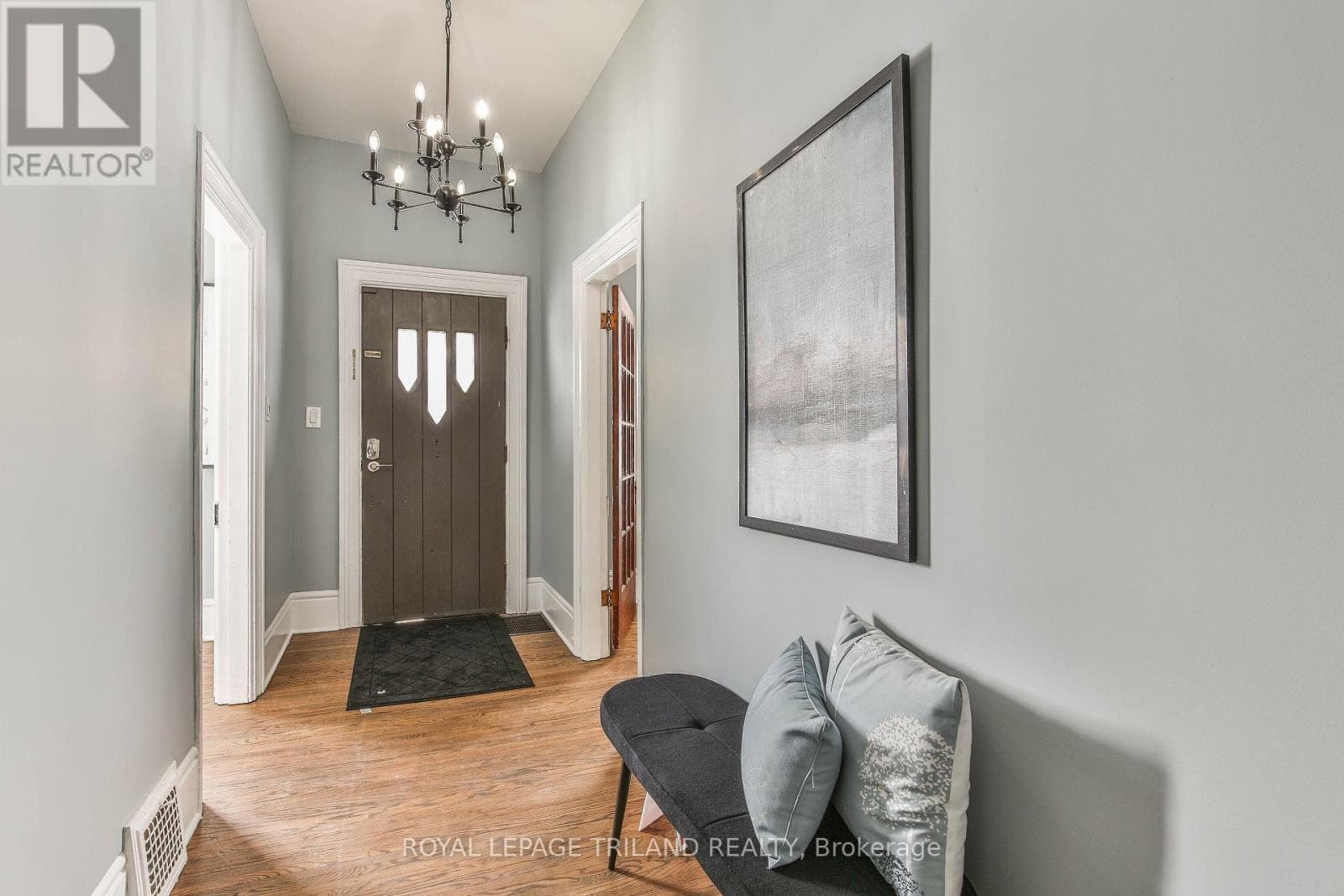 Single Family at 602 CENTRAL Avenue, London East (East F), Ontario - Photo 4 - RE/MAX Garden City Realty