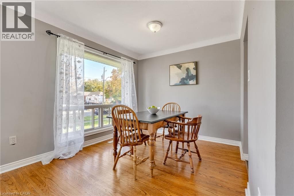 Single Family at 6861 HAGAR Avenue, Niagara Falls, Ontario - Photo 10 - RE/MAX Garden City Realty