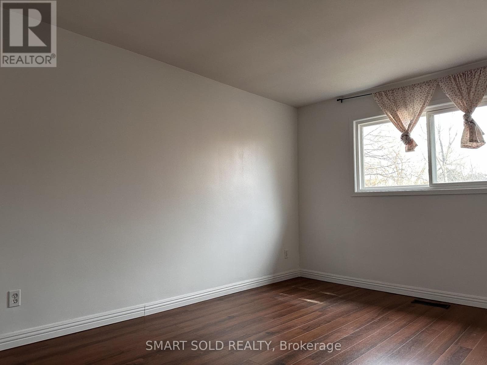 Single Family at 117 Micmac Crescent, Toronto (Henry Farm), Ontario - Photo 7 - RE/MAX Garden City Realty