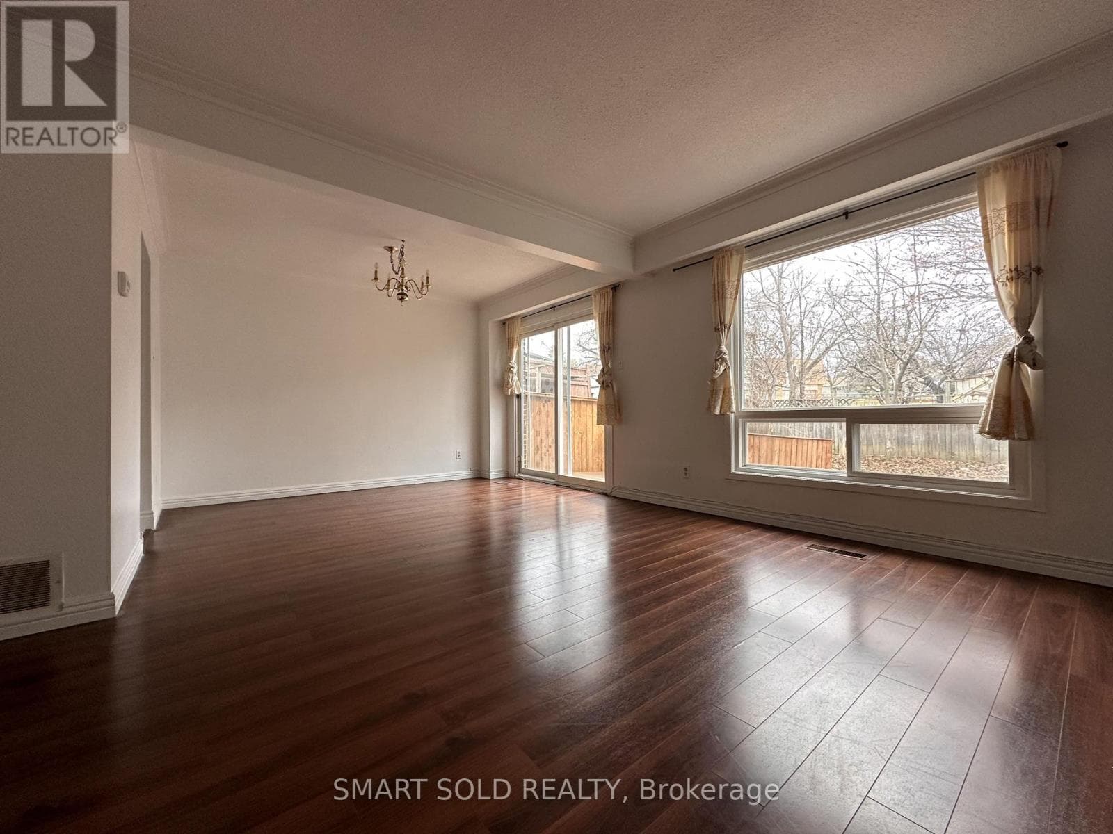 Single Family at 117 Micmac Crescent, Toronto (Henry Farm), Ontario - Photo 9 - RE/MAX Garden City Realty