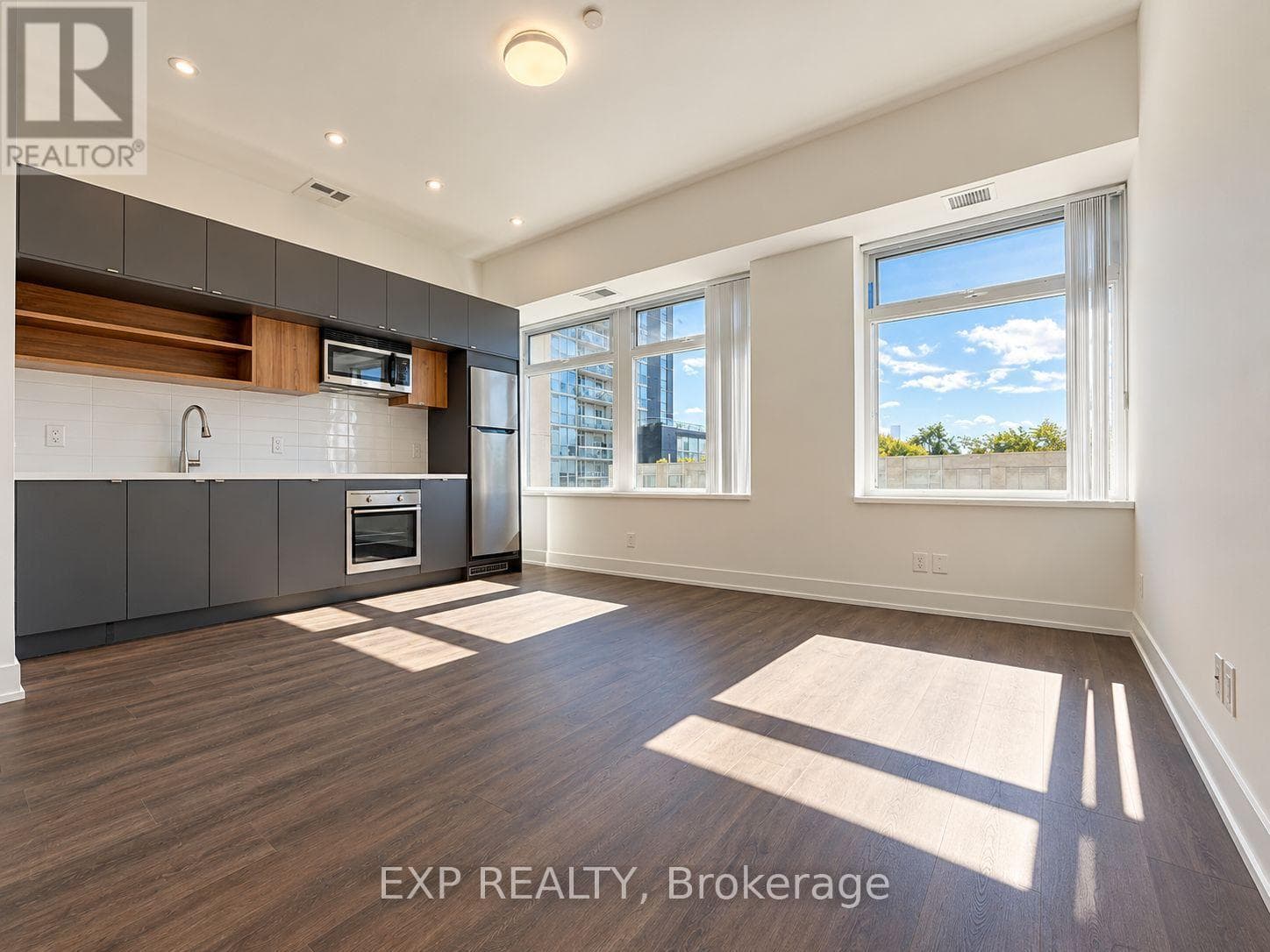 315- 111 St Clair Avenue