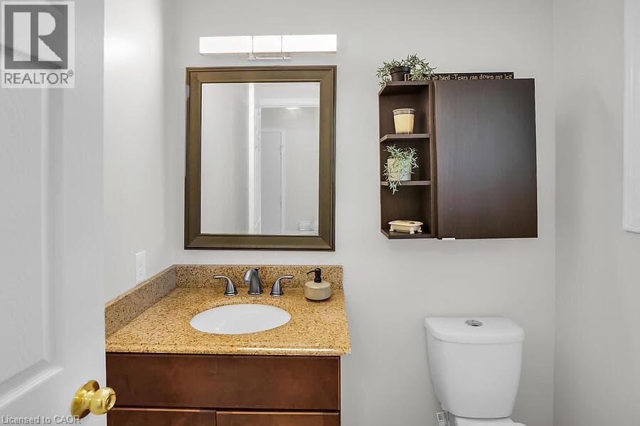 Single Family at 4542 IVY GARDENS Crescent, Beamsville, Ontario - Photo 10 - RE/MAX Garden City Realty