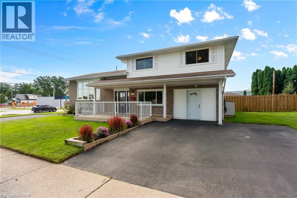 Single Family at 6246 GLENGATE Street, Niagara Falls, Ontario - Photo 2 - RE/MAX Garden City Realty
