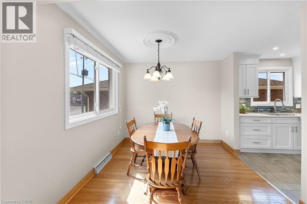 Single Family at 6246 GLENGATE Street, Niagara Falls, Ontario - Photo 7 - RE/MAX Garden City Realty