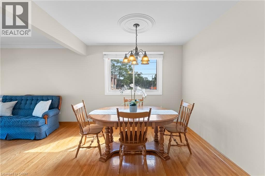 Single Family at 6246 GLENGATE Street, Niagara Falls, Ontario - Photo 8 - RE/MAX Garden City Realty