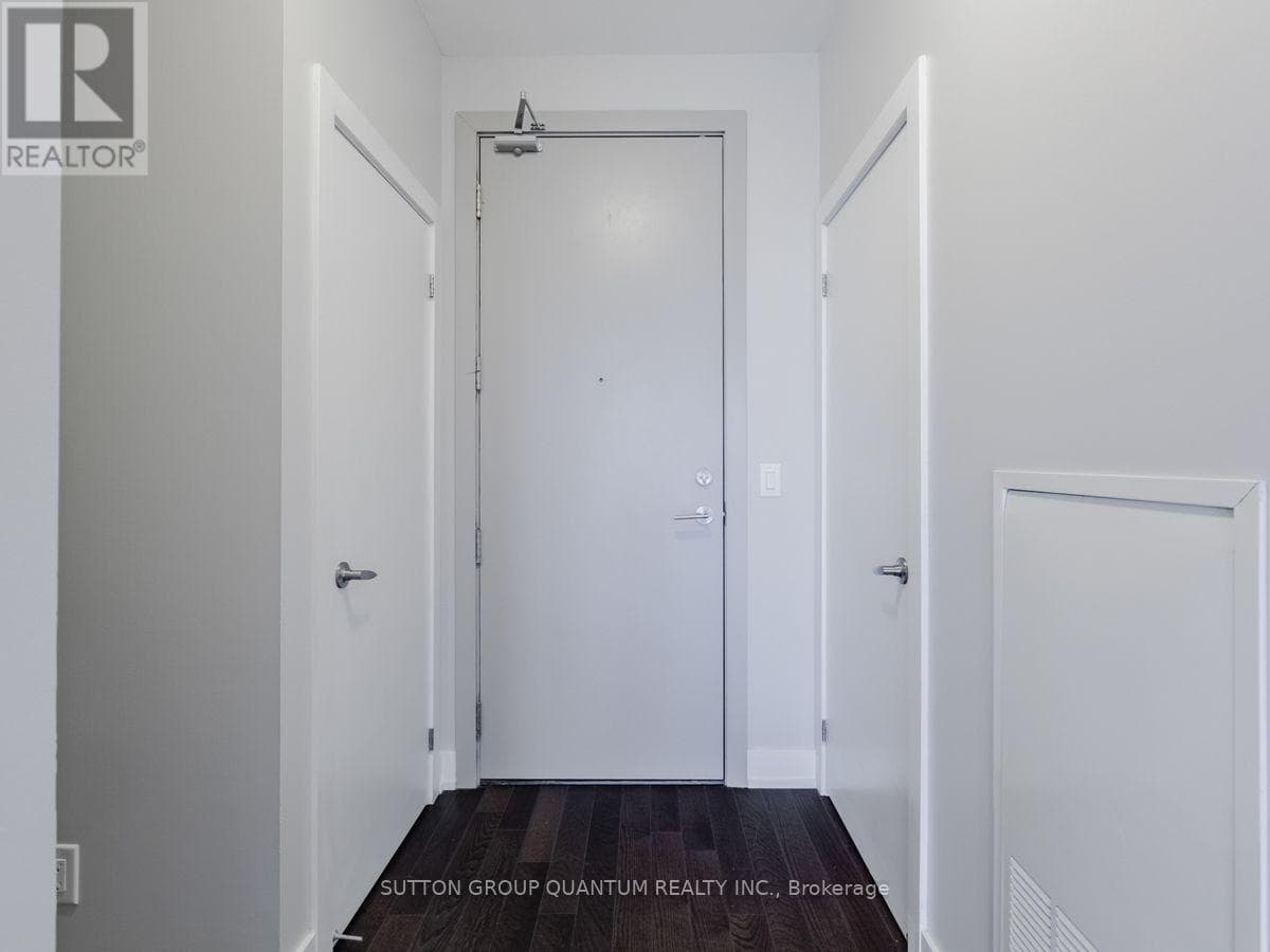 Single Family at 801- 1638 Bloor Street, Toronto (High Park North), Ontario - Photo 5 - RE/MAX Garden City Realty