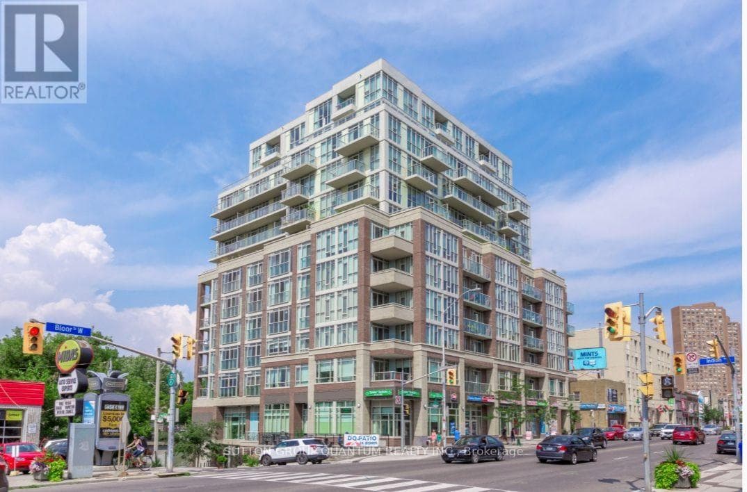 801- 1638 Bloor Street