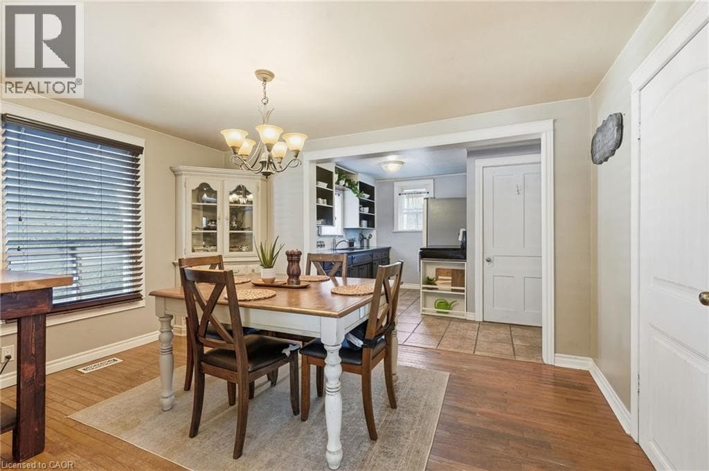 Single Family at 17 FOXGLOVE Avenue, St. Catharines, Ontario - Photo 10 - RE/MAX Garden City Realty