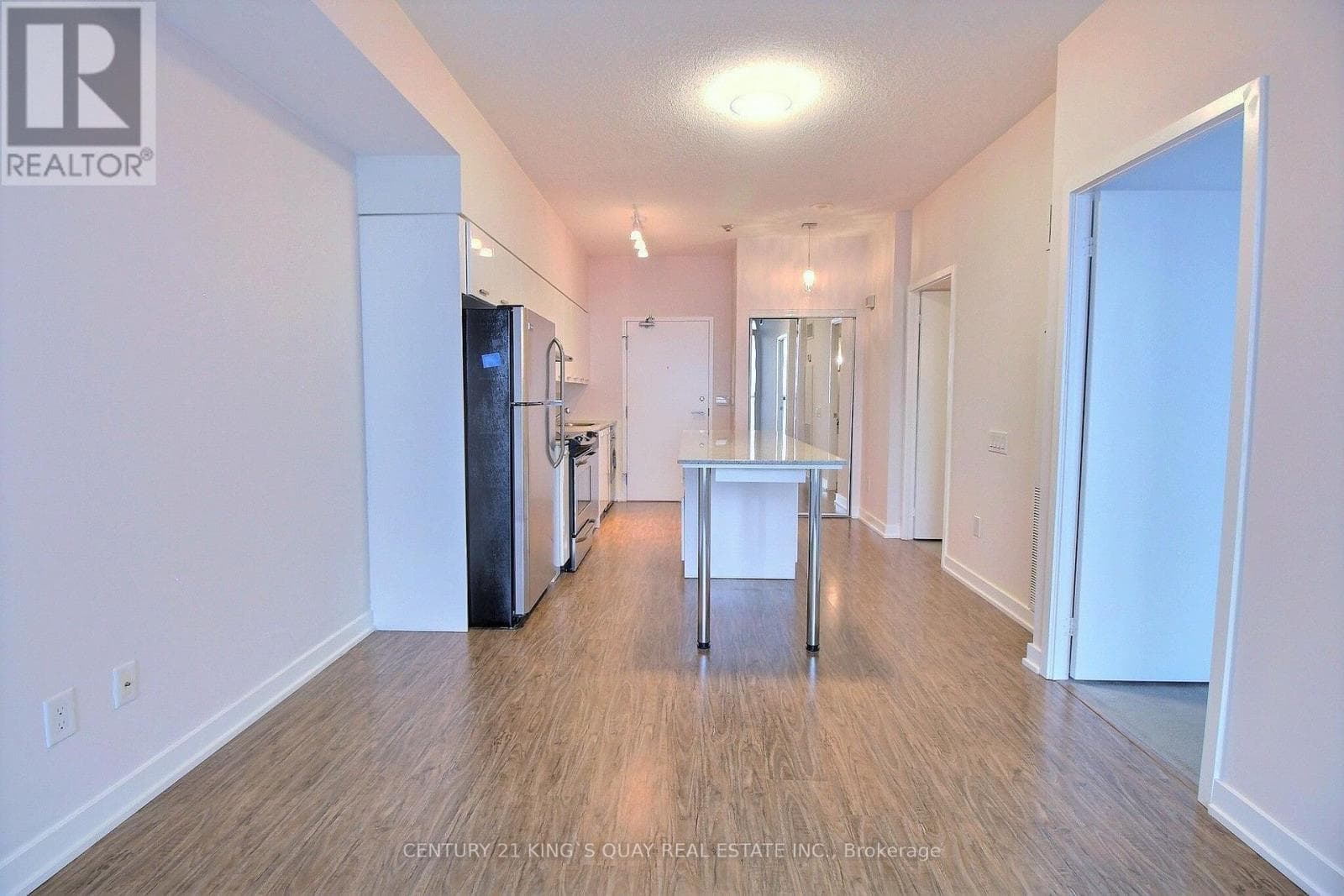 Single Family at 2006- 29 Singer Court, Toronto (Bayview Village), Ontario - Photo 6 - RE/MAX Garden City Realty