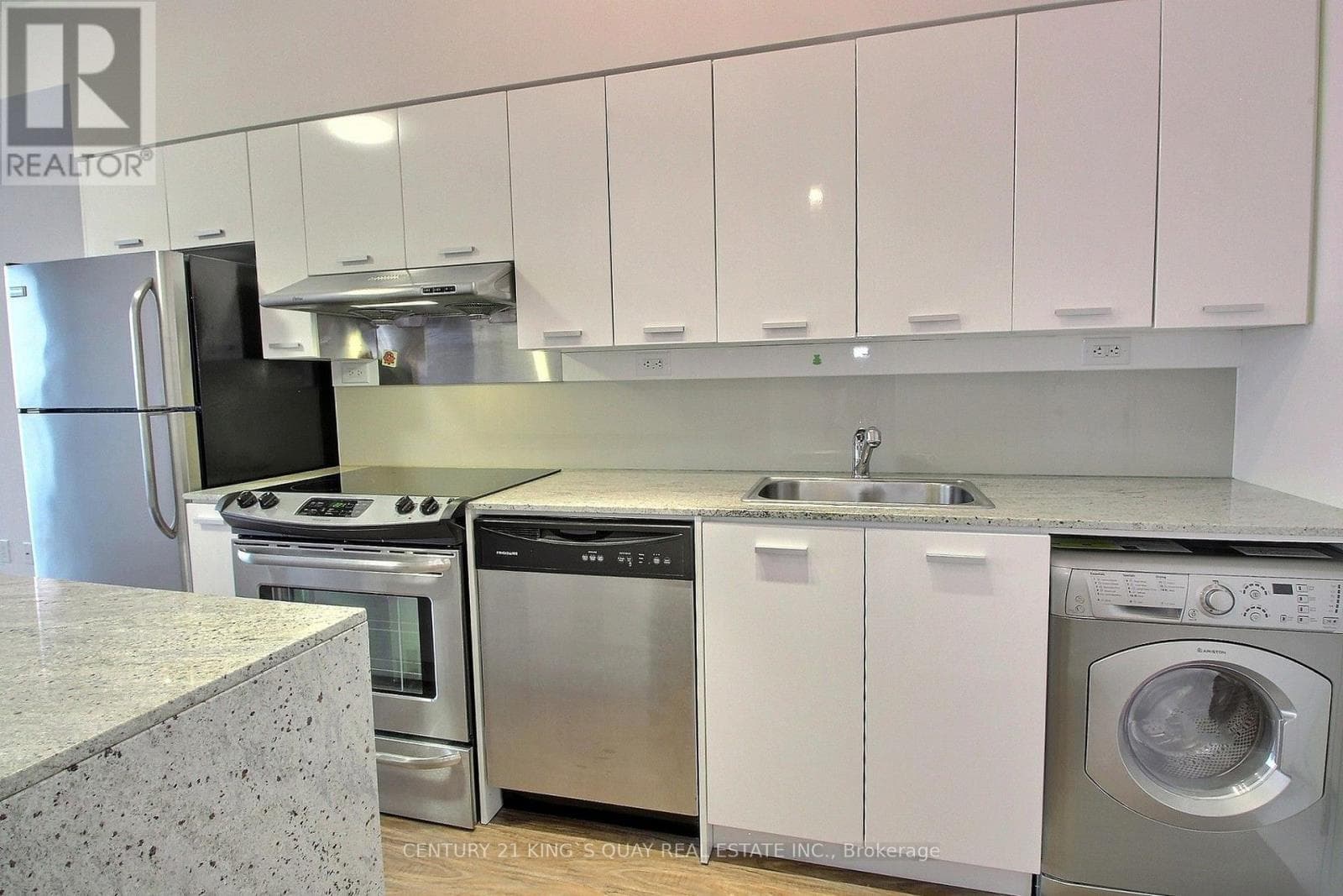 Single Family at 2006- 29 Singer Court, Toronto (Bayview Village), Ontario - Photo 7 - RE/MAX Garden City Realty