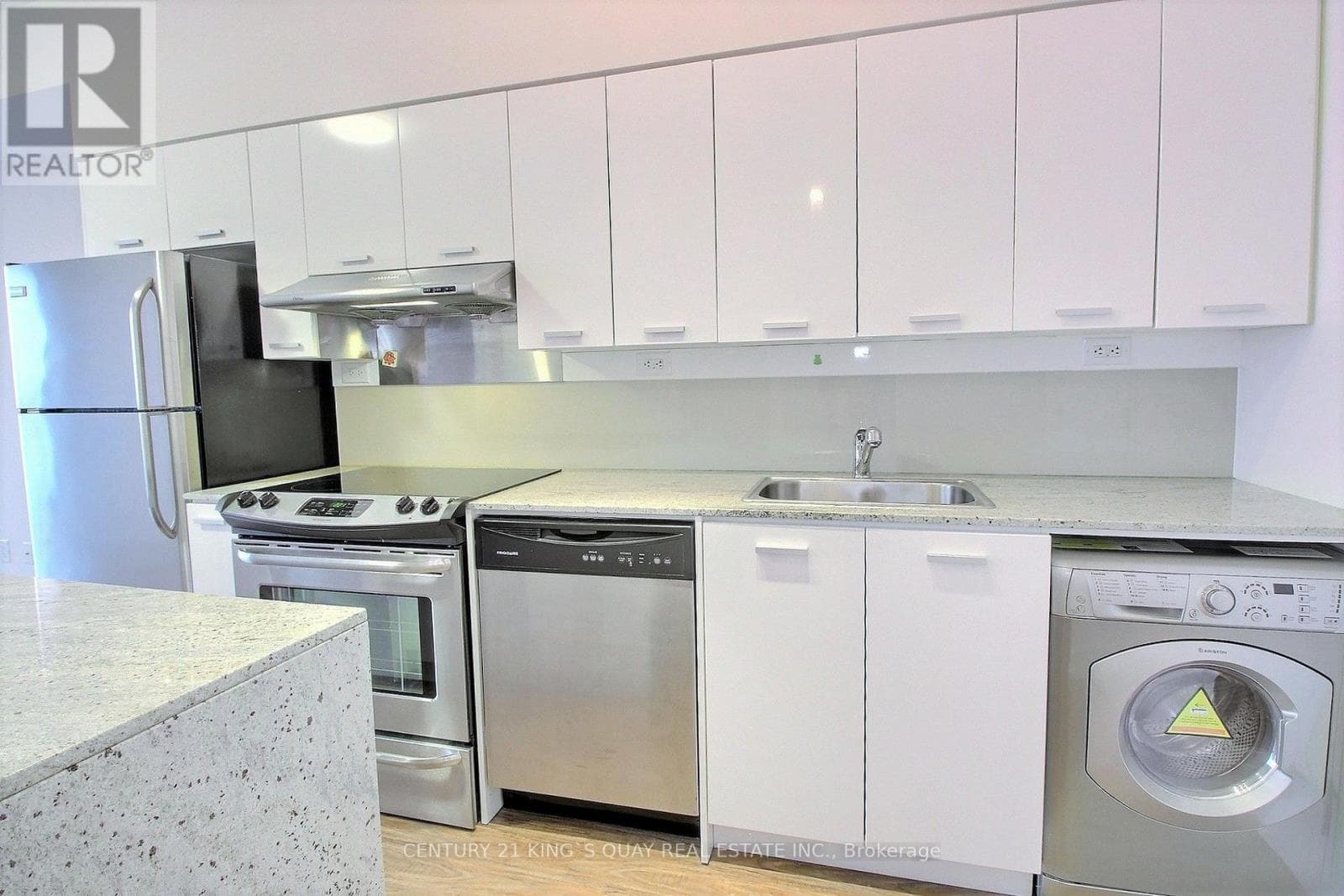Single Family at 2006- 29 Singer Court, Toronto (Bayview Village), Ontario - Photo 8 - RE/MAX Garden City Realty