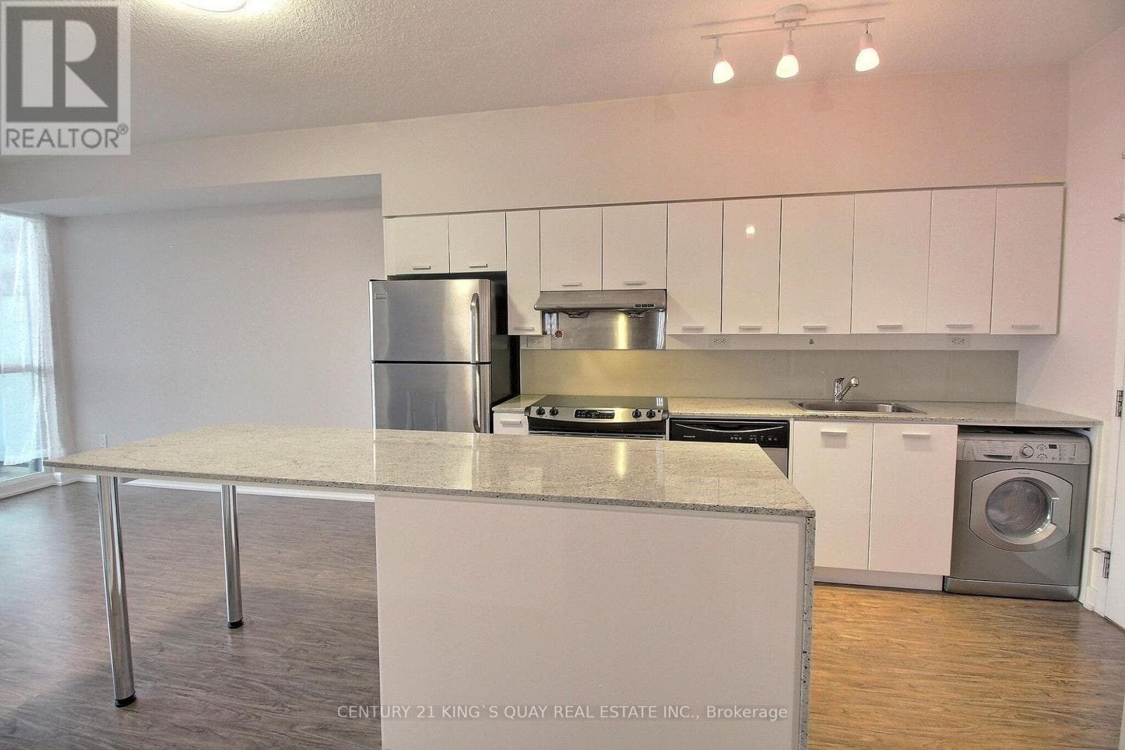 Single Family at 2006- 29 Singer Court, Toronto (Bayview Village), Ontario - Photo 9 - RE/MAX Garden City Realty
