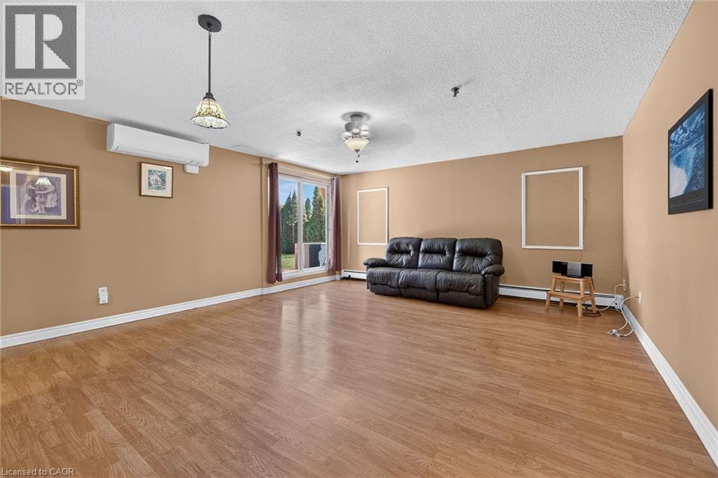 Single Family at 103- 3955 PORTAGE Road, Niagara Falls, Ontario - Photo 9 - RE/MAX Garden City Realty