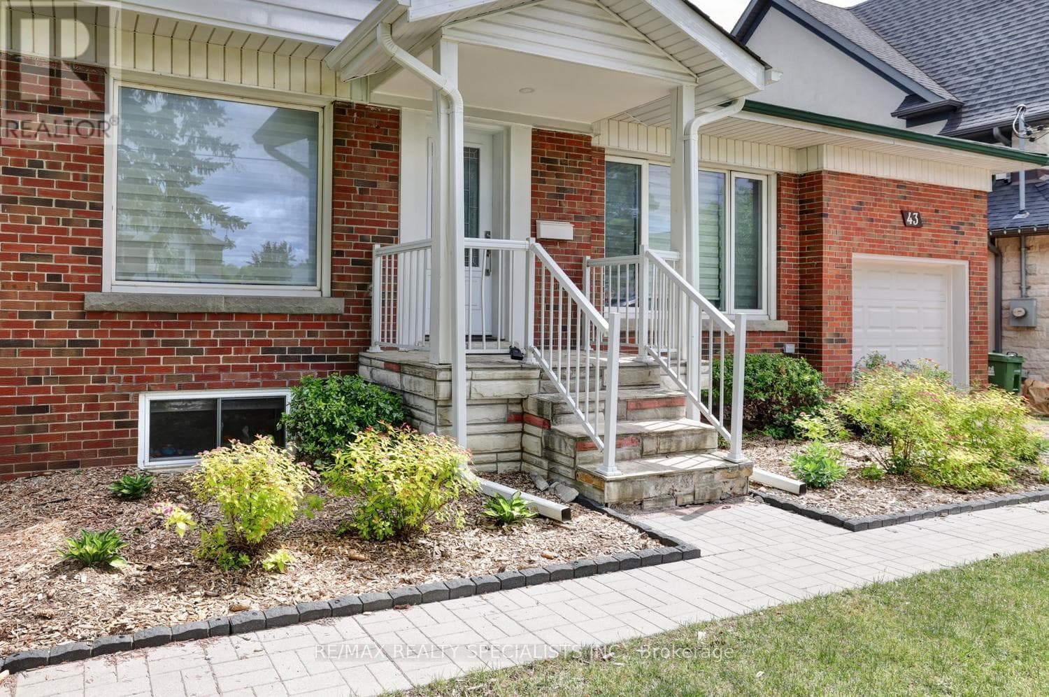 Single Family at 43 Firwood (Lower) Crescent, Toronto (Princess-Rosethorn), Ontario - Photo 3 - RE/MAX Garden City Realty