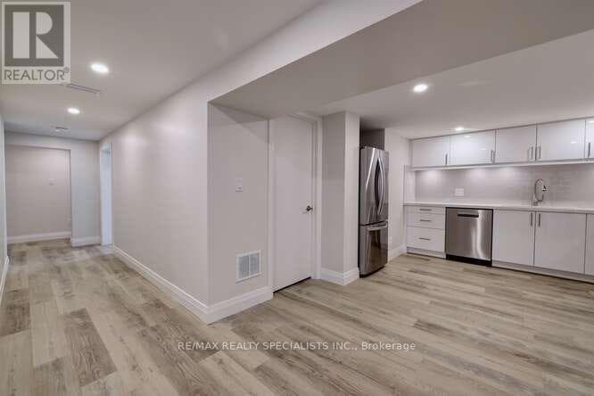 Single Family at 43 Firwood (Lower) Crescent, Toronto (Princess-Rosethorn), Ontario - Photo 7 - RE/MAX Garden City Realty