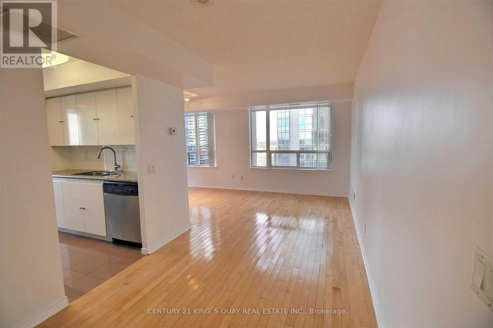 Single Family at 2511- 155 Beecroft Road, Toronto (Lansing-Westgate), Ontario - Photo 3 - RE/MAX Garden City Realty