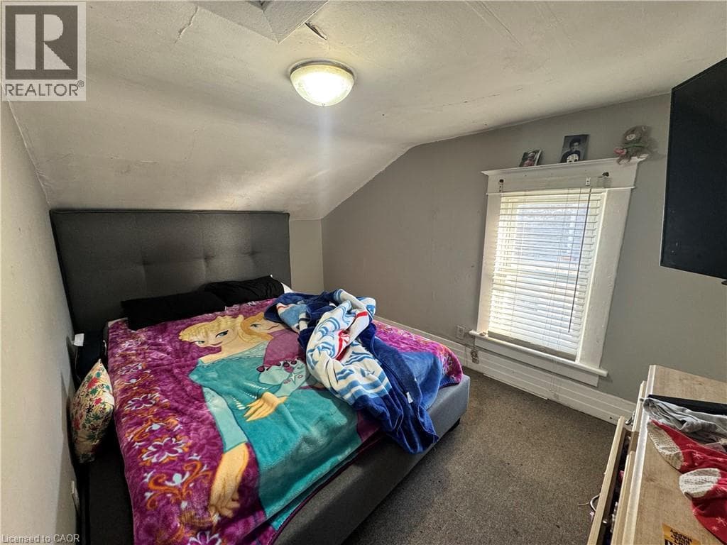 Single Family at 65 QUEEN Street, Thorold, Ontario - Photo 5 - RE/MAX Garden City Realty