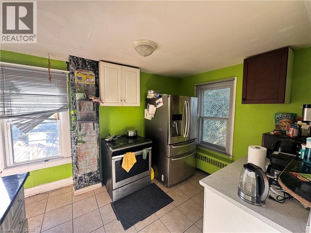 Single Family at 65 QUEEN Street, Thorold, Ontario - Photo 3 - RE/MAX Garden City Realty