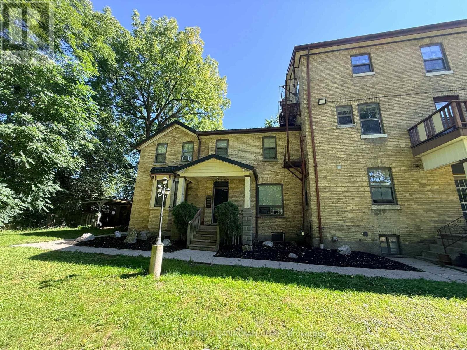 Multi-family at 4- 1 Waverley Place, London East (East F), Ontario - Photo 3 - RE/MAX Garden City Realty