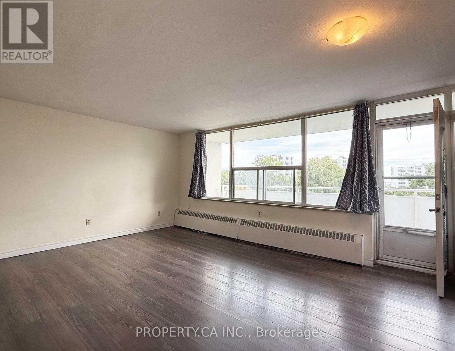 Single Family at 411- 10 Parkway Forest Drive, Toronto (Henry Farm), Ontario - Photo 3 - RE/MAX Garden City Realty