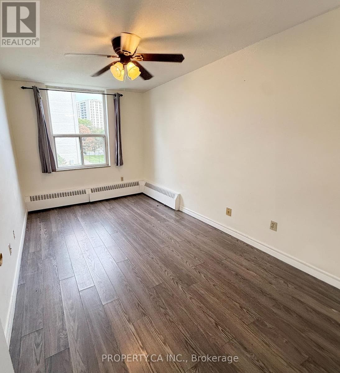 Single Family at 411- 10 Parkway Forest Drive, Toronto (Henry Farm), Ontario - Photo 8 - RE/MAX Garden City Realty