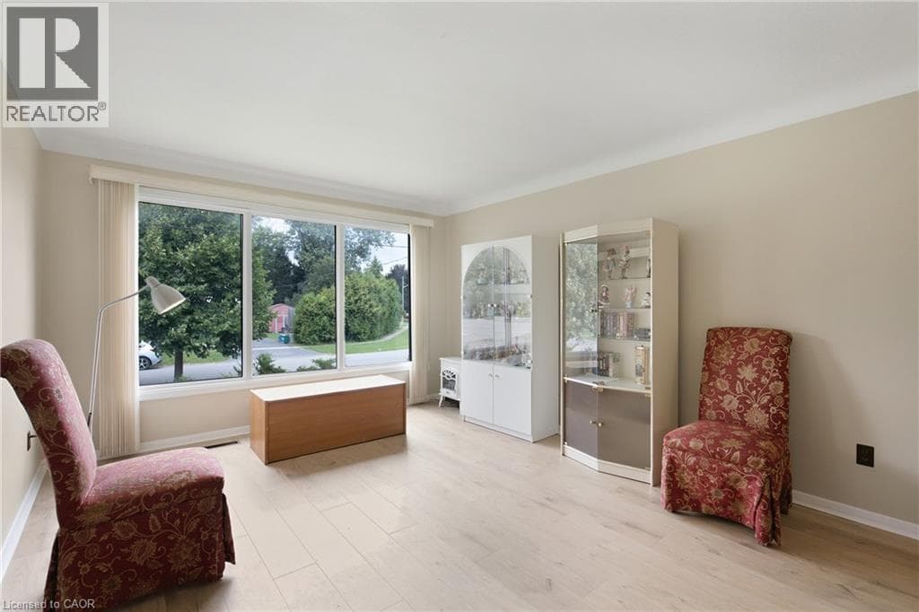 Single Family at 5750 HODGSON Avenue, Niagara Falls, Ontario - Photo 10 - RE/MAX Garden City Realty