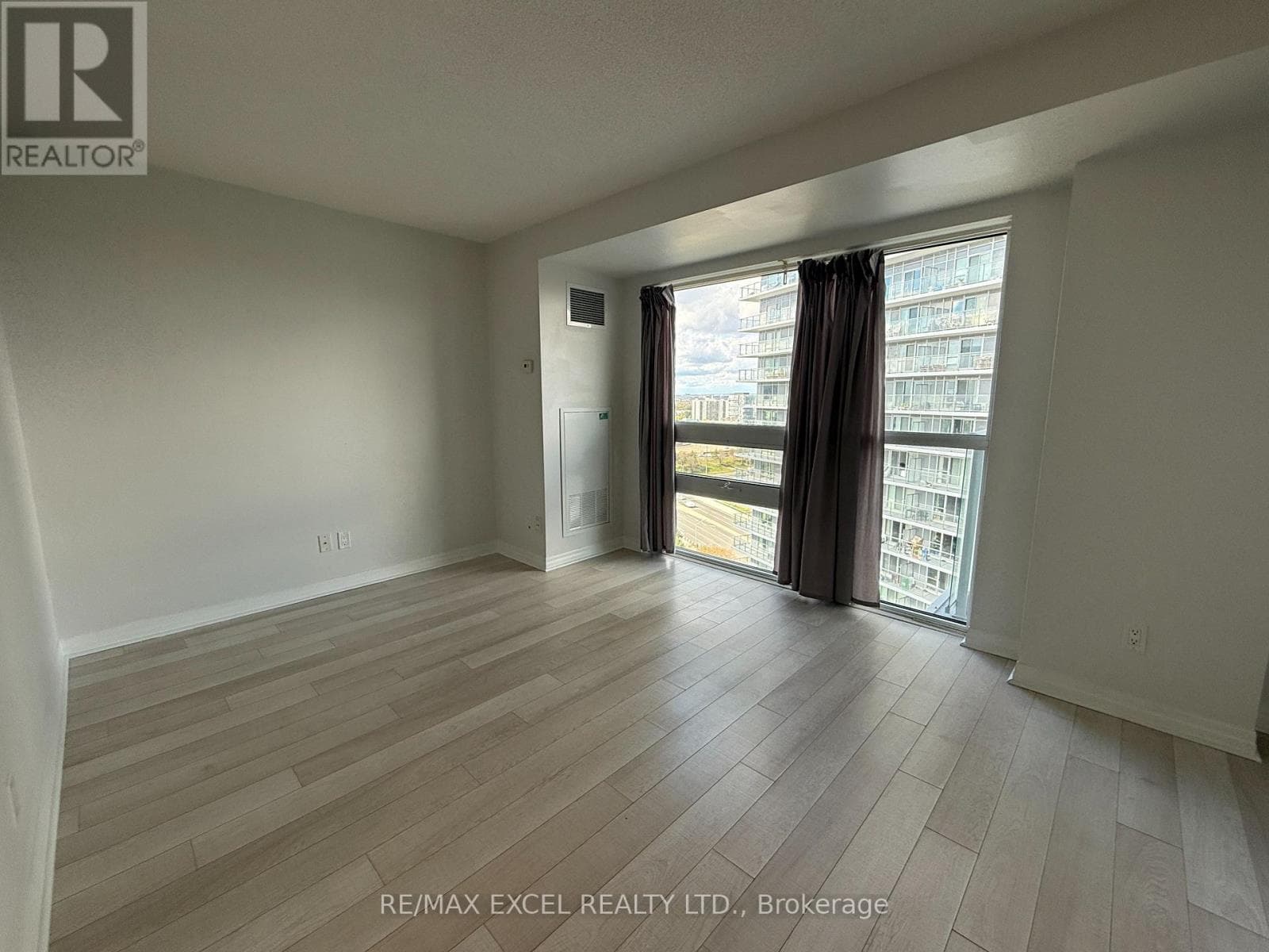 Single Family at 1903- 275 Yorkland Road, Toronto (Henry Farm), Ontario - Photo 2 - RE/MAX Garden City Realty