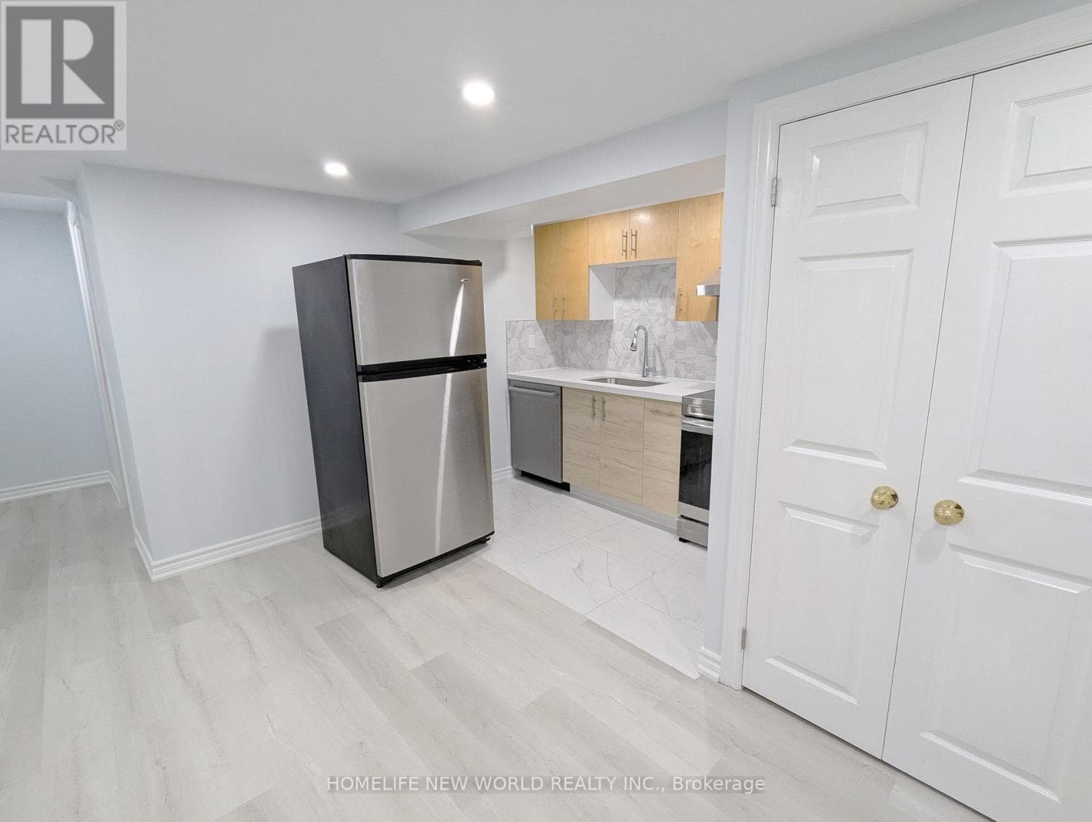 Single Family at Lower- 90 Oakvale Avenue, Toronto (Greenwood-Coxwell), Ontario - Photo 2 - RE/MAX Garden City Realty