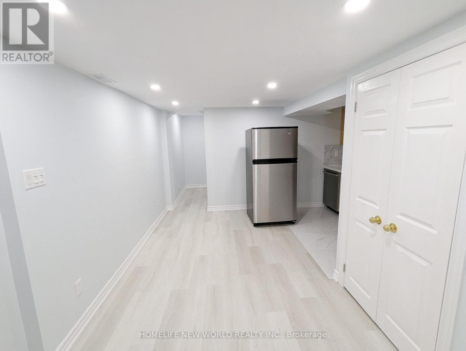 Single Family at Lower- 90 Oakvale Avenue, Toronto (Greenwood-Coxwell), Ontario - Photo 4 - RE/MAX Garden City Realty