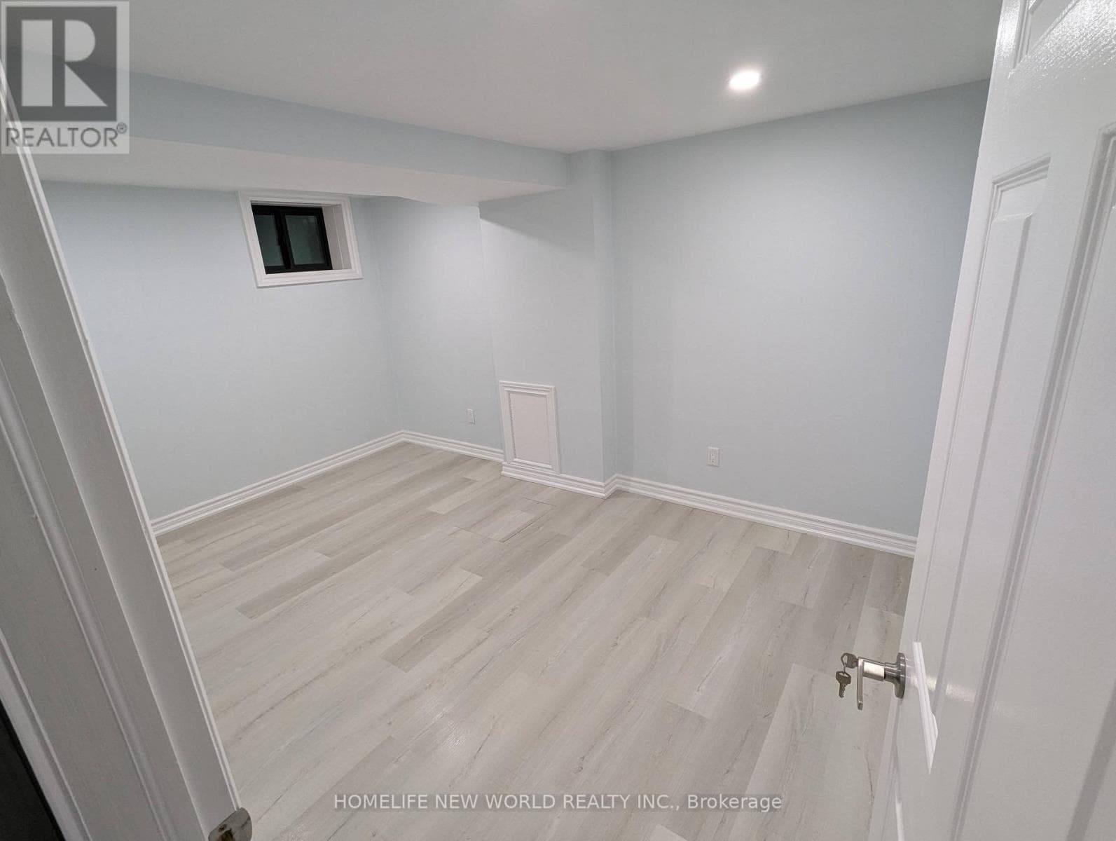 Single Family at Lower- 90 Oakvale Avenue, Toronto (Greenwood-Coxwell), Ontario - Photo 6 - RE/MAX Garden City Realty