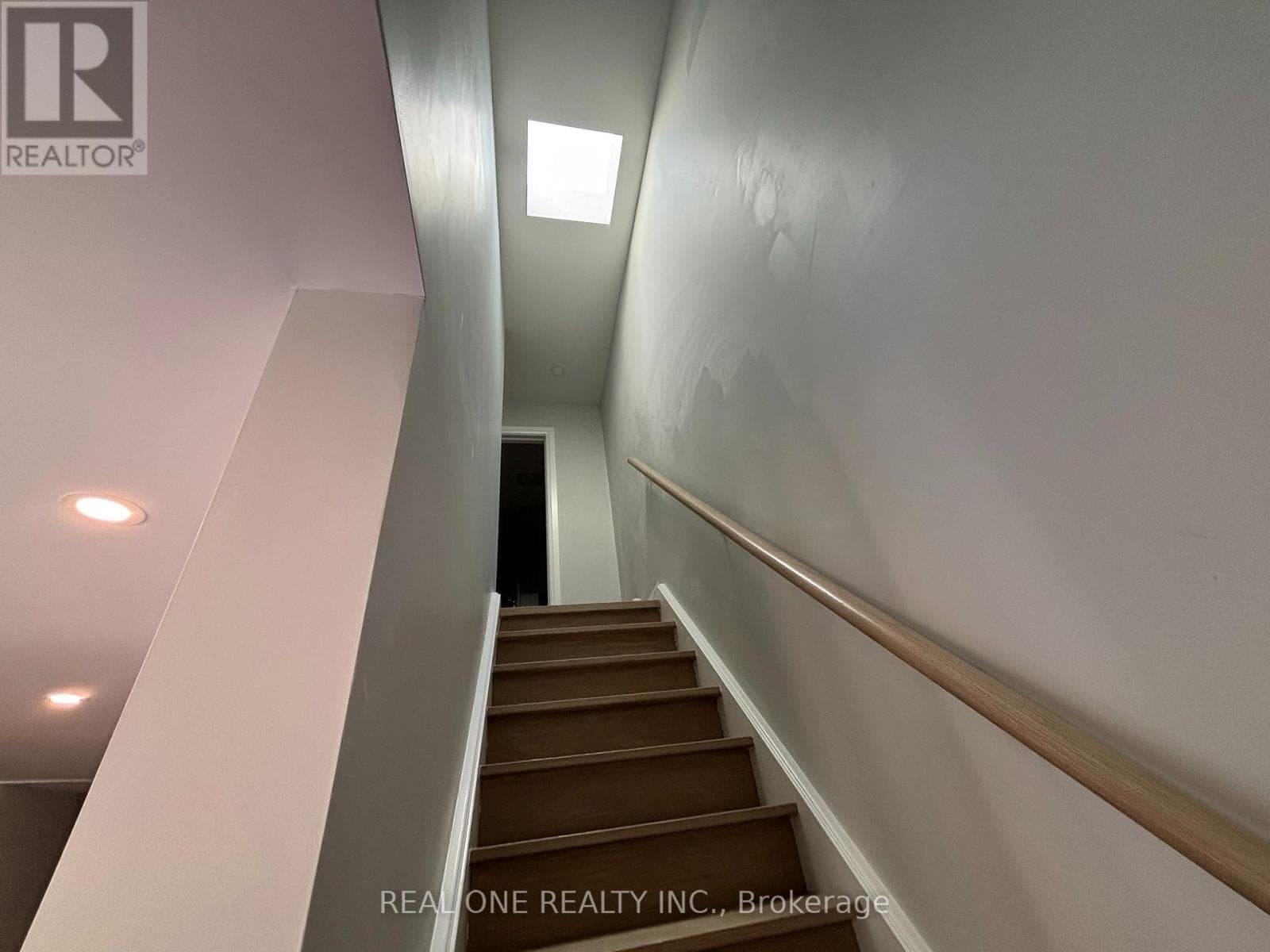 Single Family at 90 Douglas Avenue, Toronto (Lawrence Park North), Ontario - Photo 7 - RE/MAX Garden City Realty