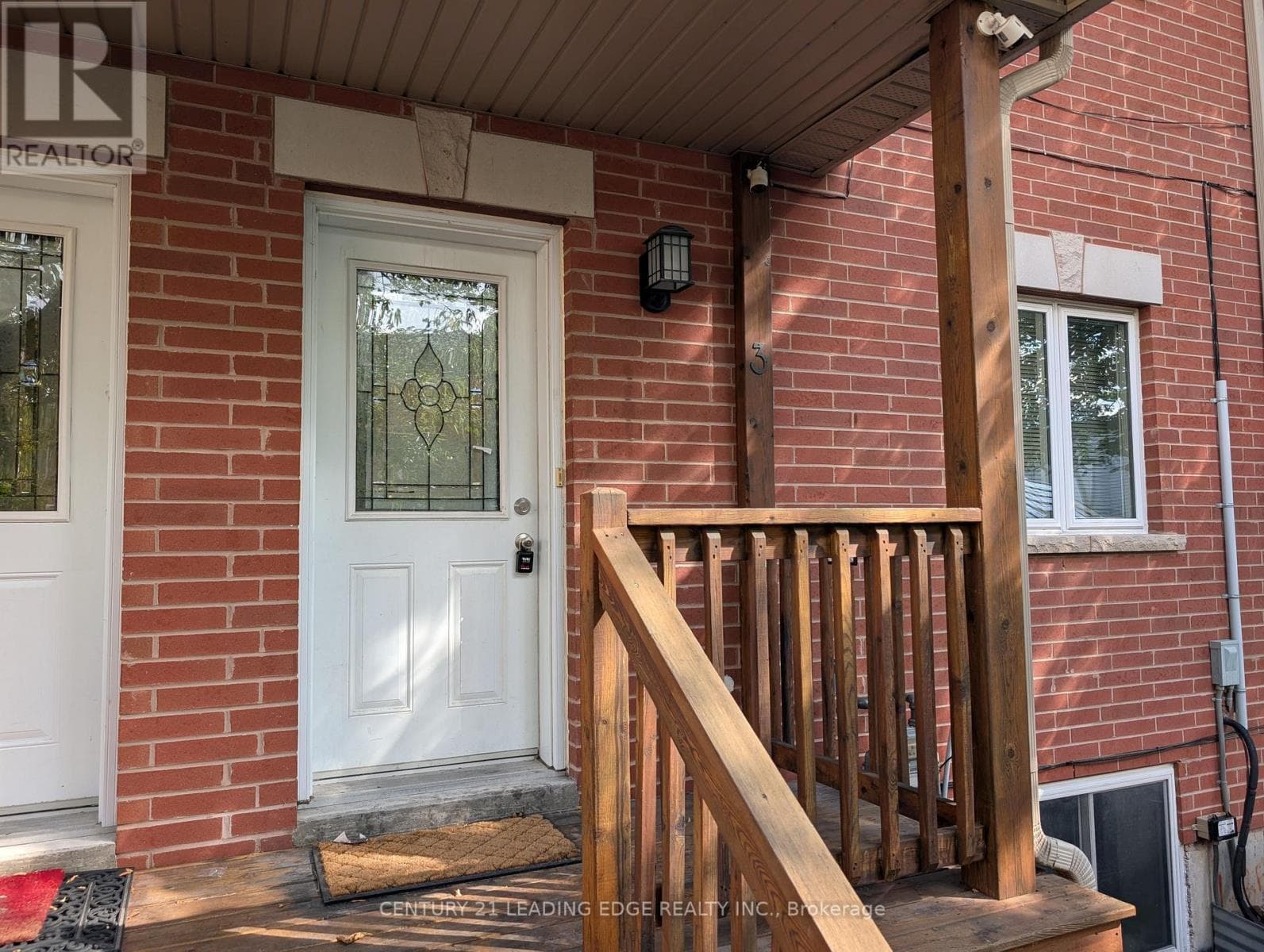 3- 736 Kingston Road