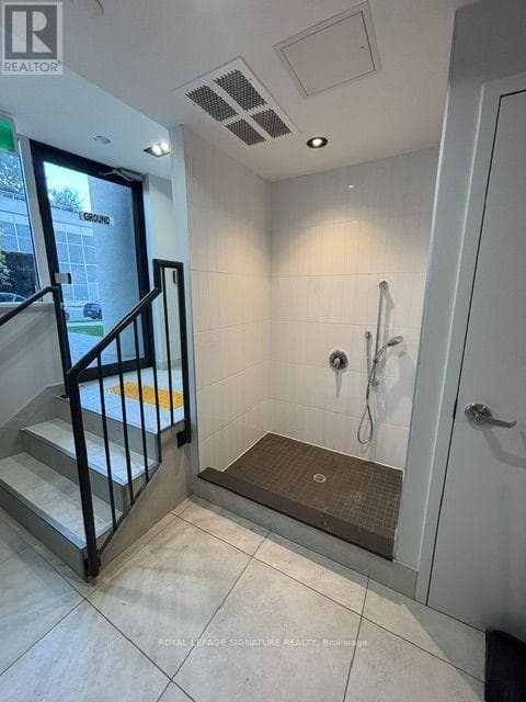Single Family at 601- 38 ANNIE CRAIG Drive, Toronto (Mimico), Ontario - Photo 9 - RE/MAX Garden City Realty