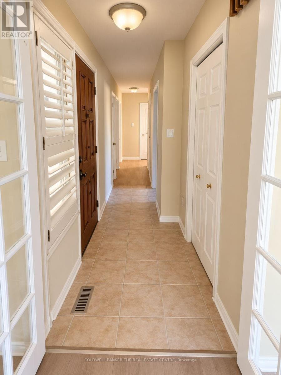 Single Family at #Main- 140 Woodpark Place, Newmarket (Huron Heights-Leslie Valley), Ontario - Photo 3 - RE/MAX Garden City Realty