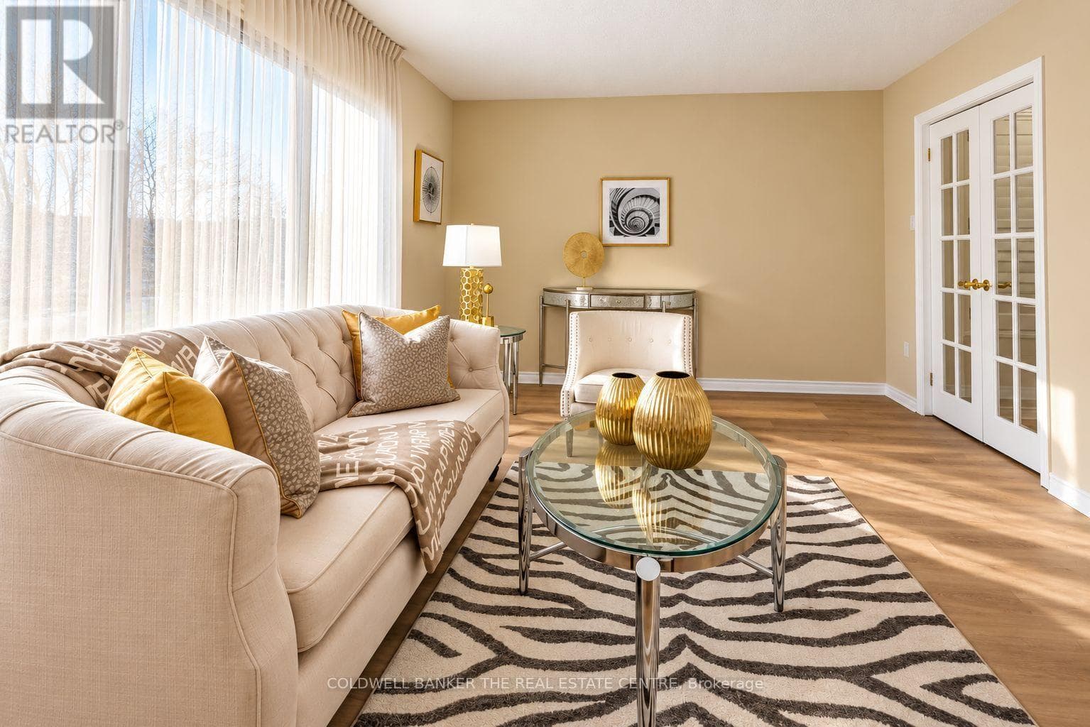 Single Family at #Main- 140 Woodpark Place, Newmarket (Huron Heights-Leslie Valley), Ontario - Photo 7 - RE/MAX Garden City Realty