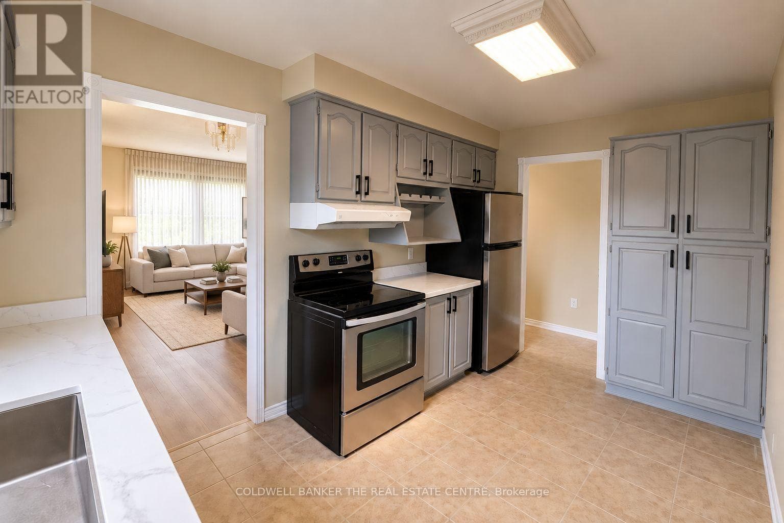 Single Family at #Main- 140 Woodpark Place, Newmarket (Huron Heights-Leslie Valley), Ontario - Photo 9 - RE/MAX Garden City Realty
