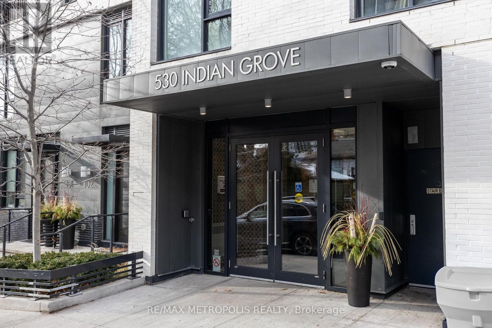 Single Family at 608- 530 Indian Grove, Toronto (Junction Area), Ontario - Photo 4 - RE/MAX Garden City Realty