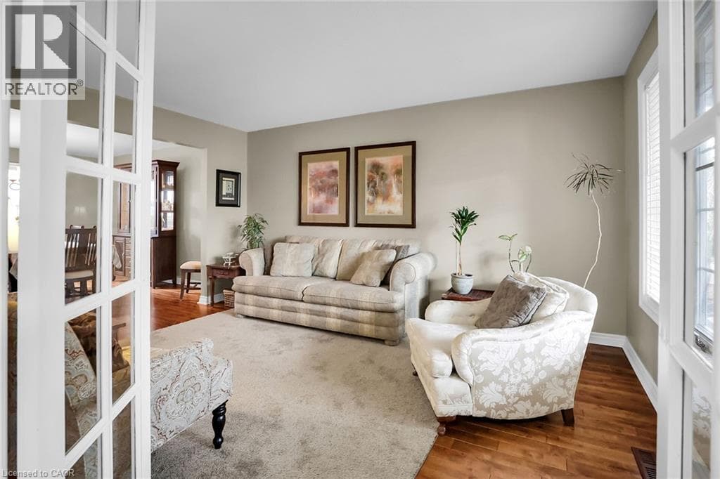 Single Family at 5134 OAKWOOD Avenue, Beamsville, Ontario - Photo 4 - RE/MAX Garden City Realty