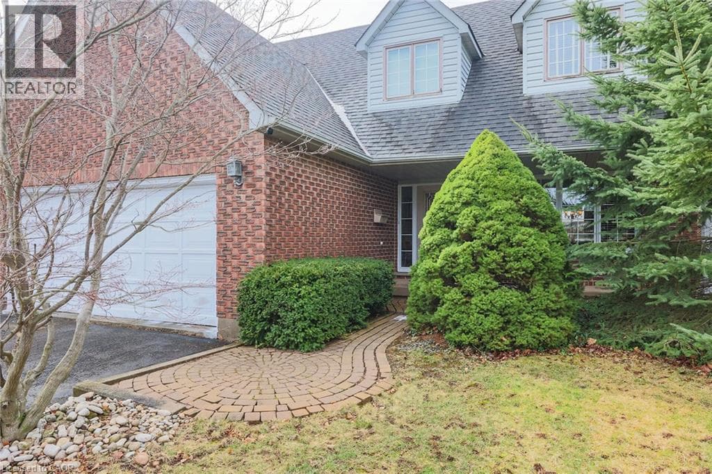 Single Family at 5134 OAKWOOD Avenue, Beamsville, Ontario - Photo 2 - RE/MAX Garden City Realty
