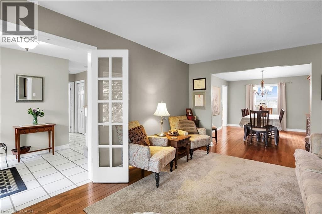 Single Family at 5134 OAKWOOD Avenue, Beamsville, Ontario - Photo 6 - RE/MAX Garden City Realty