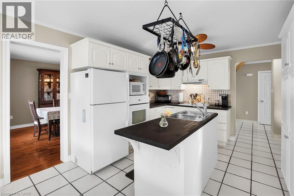 Single Family at 5134 OAKWOOD Avenue, Beamsville, Ontario - Photo 10 - RE/MAX Garden City Realty