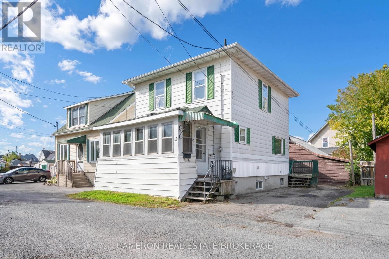 10 Pine Lane