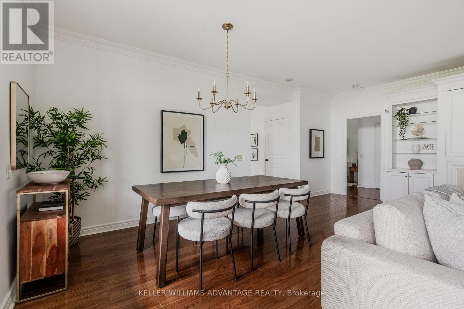 Single Family at 321- 9 Boardwalk Drive, Toronto (The Beaches), Ontario - Photo 6 - RE/MAX Garden City Realty